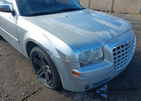 2010 Chrysler 300 Touring/Signature Series/Executive Series из США, поврежденный, VIN 2C3CA5CV8AH218073